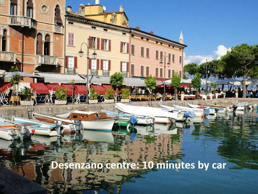 Attico Limoni Apartamento Desenzano del Garda Itália